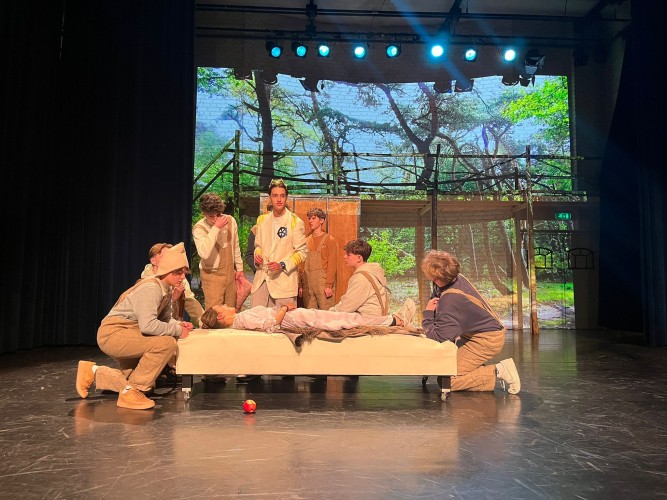 Reportage Dit is Helmond over de CKV afsluiting van het Jan van Brabant college